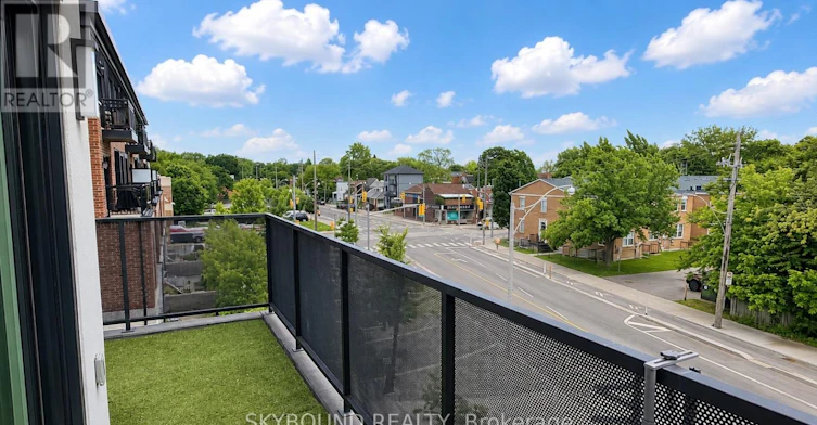 4-109 Rhodes Avenue, Toronto, ON, M4L 3A2 - 12