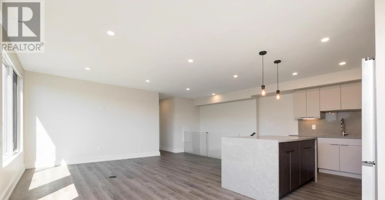 4-109 Rhodes Avenue, Toronto, ON, M4L 3A2 - 14