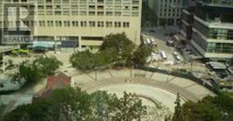1004-761 Bay Street, Toronto, ON, M5G 2R2 - 8