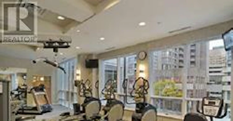 1004-761 Bay Street, Toronto, ON, M5G 2R2 - 7