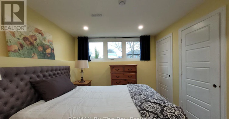 2-7 Harbour Crescent, Wasaga Beach, ON, L9Z 1G4 - 2