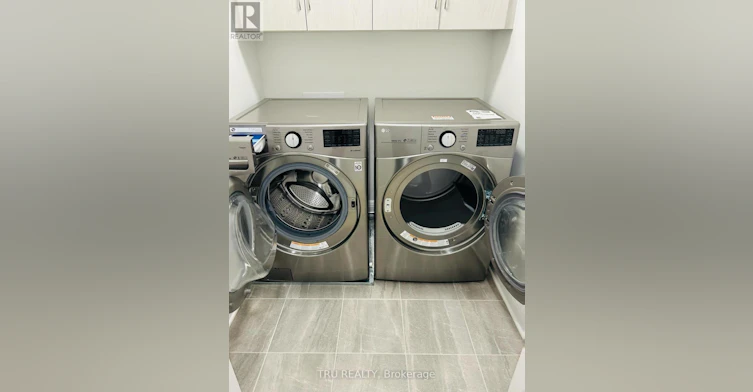 316 Wigwas Street, Ottawa, ON, K1K 5A1 - 9