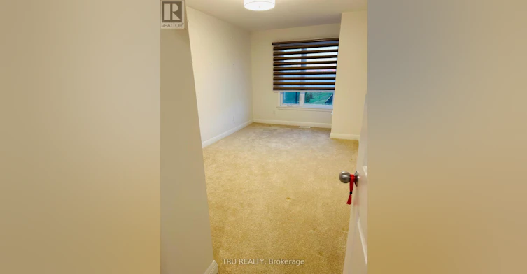 316 Wigwas Street, Ottawa, ON, K1K 5A1 - 6