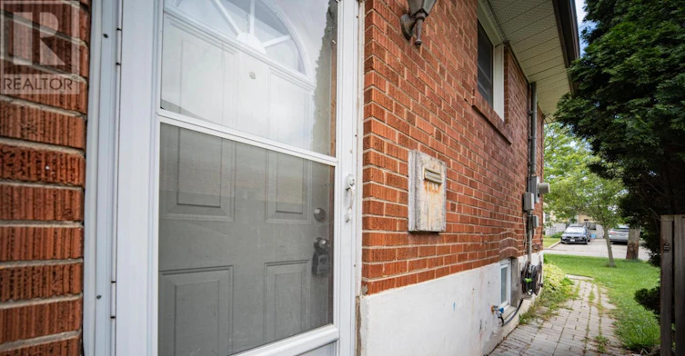 BASEMENT-538 Queens Drive, Toronto, ON, M6L 1M8 - 3