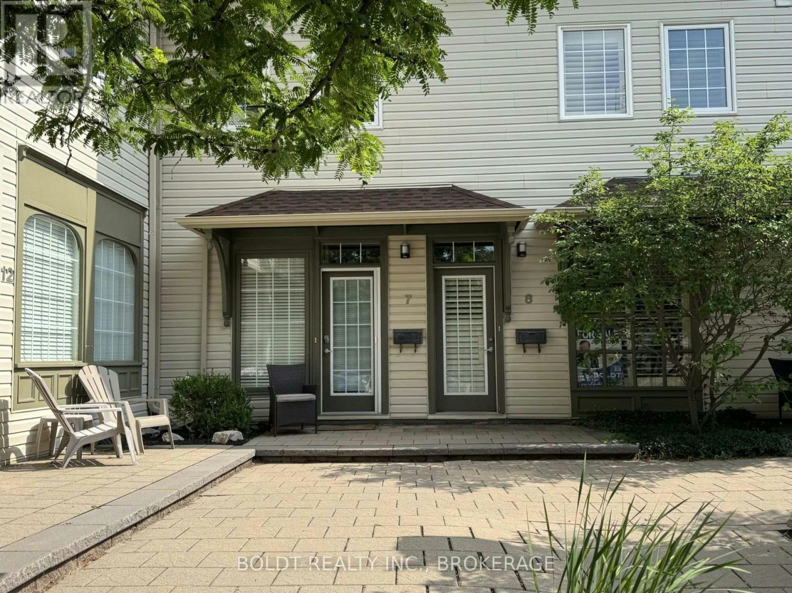 8-49 Ontario Street, Grimsby, ON, L3M 3H2