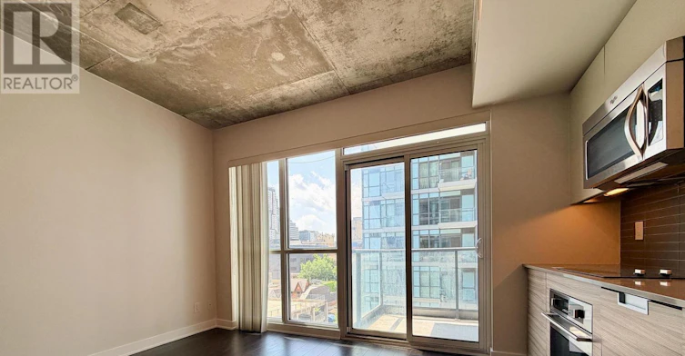 813-210 Simcoe Street, Toronto, ON, M5T 0A9 - 4