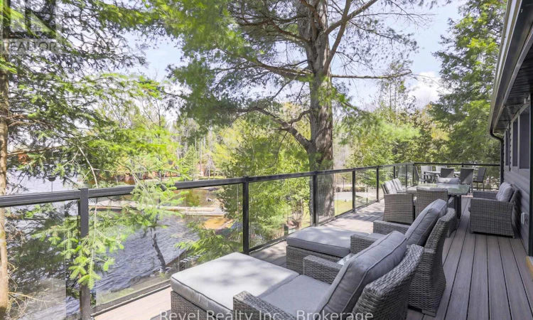 1129 Lakeshore Road