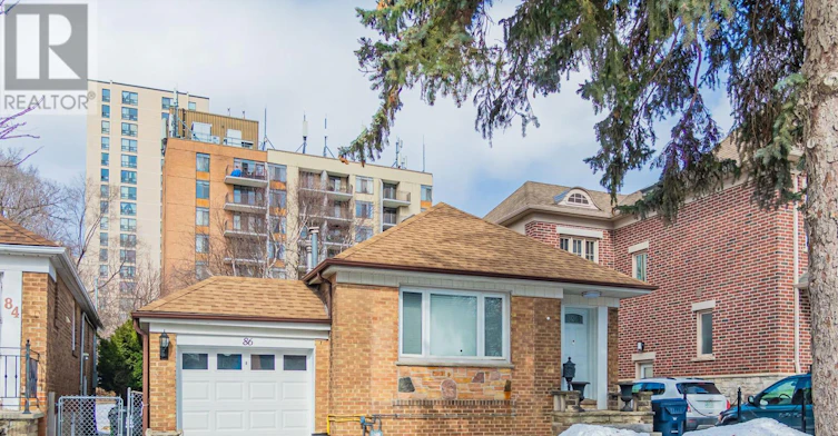 86 Fairleigh Crescent, Toronto, ON, M6C 3R9 - 2
