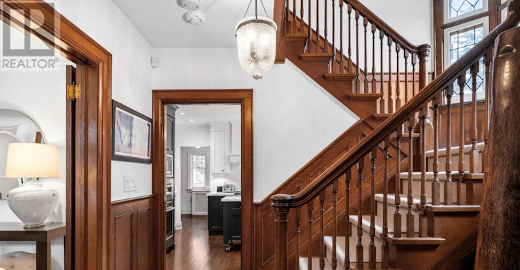 28 Thompson Avenue, Toronto, ON, M8Z 3T3 - 5