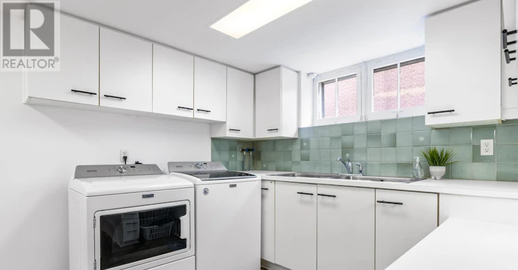 28 Thompson Avenue, Toronto, ON, M8Z 3T3 - 34
