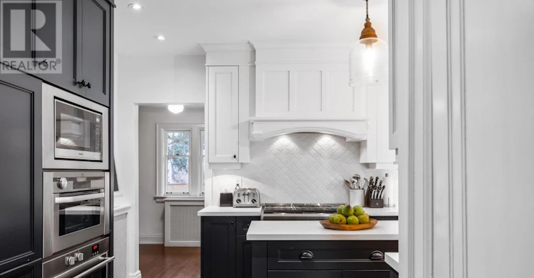 28 Thompson Avenue, Toronto, ON, M8Z 3T3 - 6