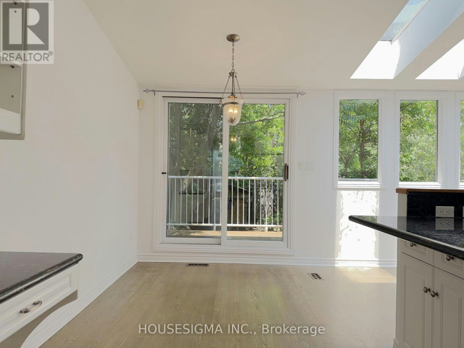 MAIN-116 Cranbrooke Avenue, Toronto, ON, M5M 1M7 - 17