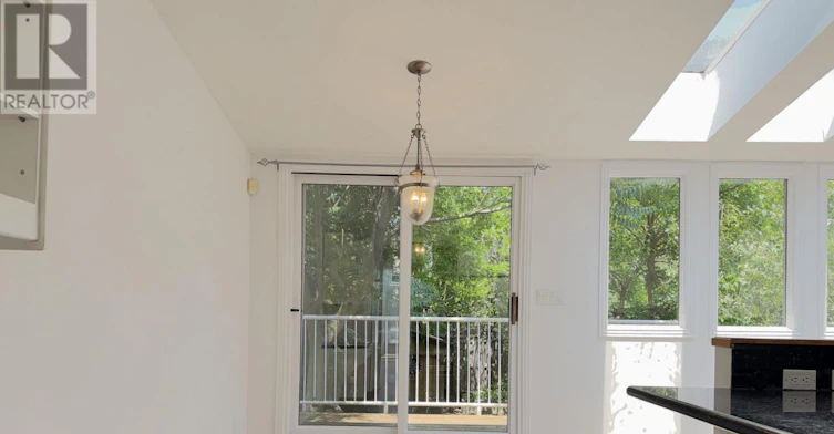 MAIN-116 Cranbrooke Avenue, Toronto, ON, M5M 1M7 - 17