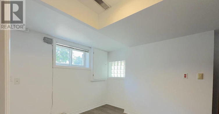 MAIN-116 Cranbrooke Avenue, Toronto, ON, M5M 1M7 - 39