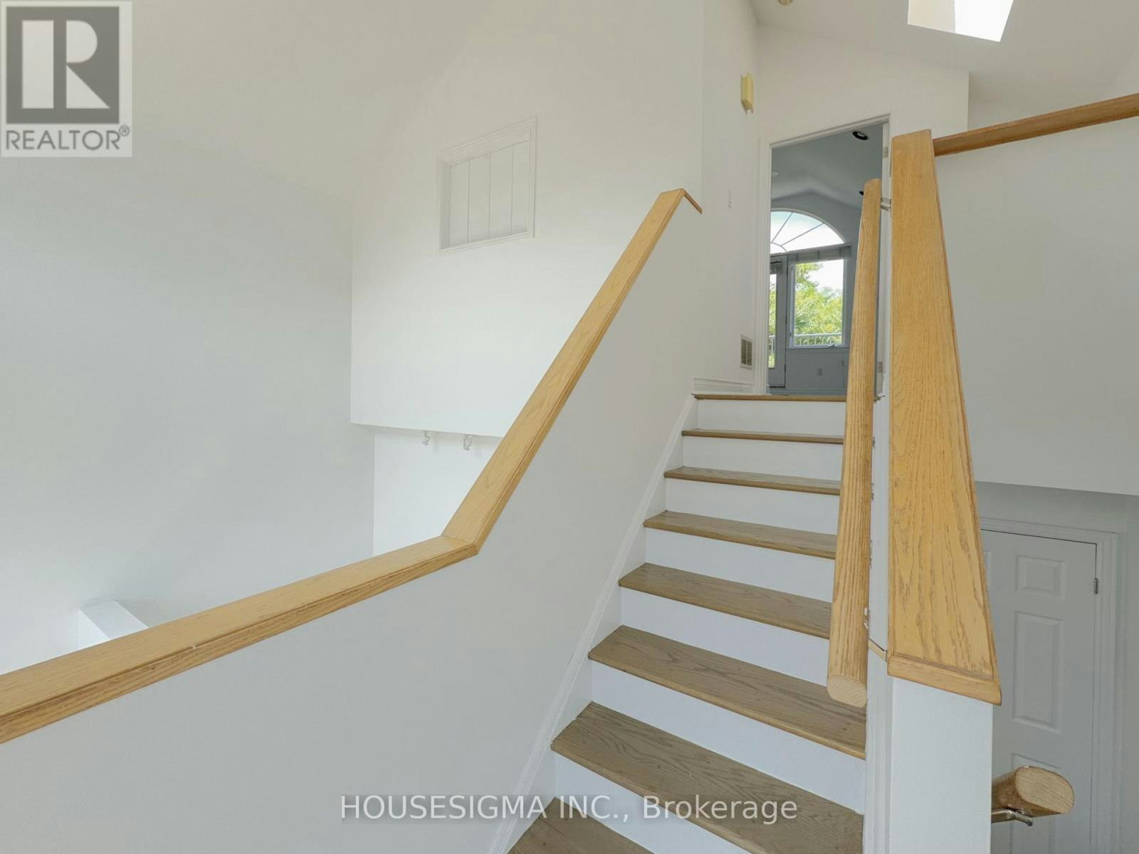 MAIN-116 Cranbrooke Avenue, Toronto, ON, M5M 1M7 - 27