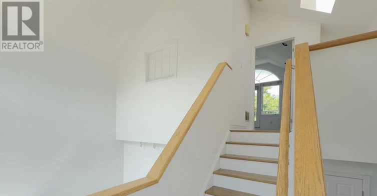 MAIN-116 Cranbrooke Avenue, Toronto, ON, M5M 1M7 - 27