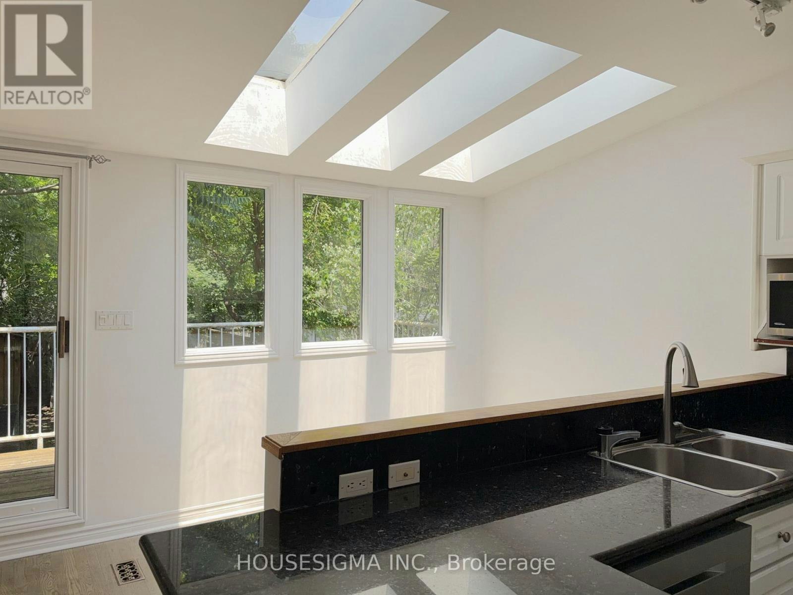 MAIN-116 Cranbrooke Avenue, Toronto, ON, M5M 1M7 - 14