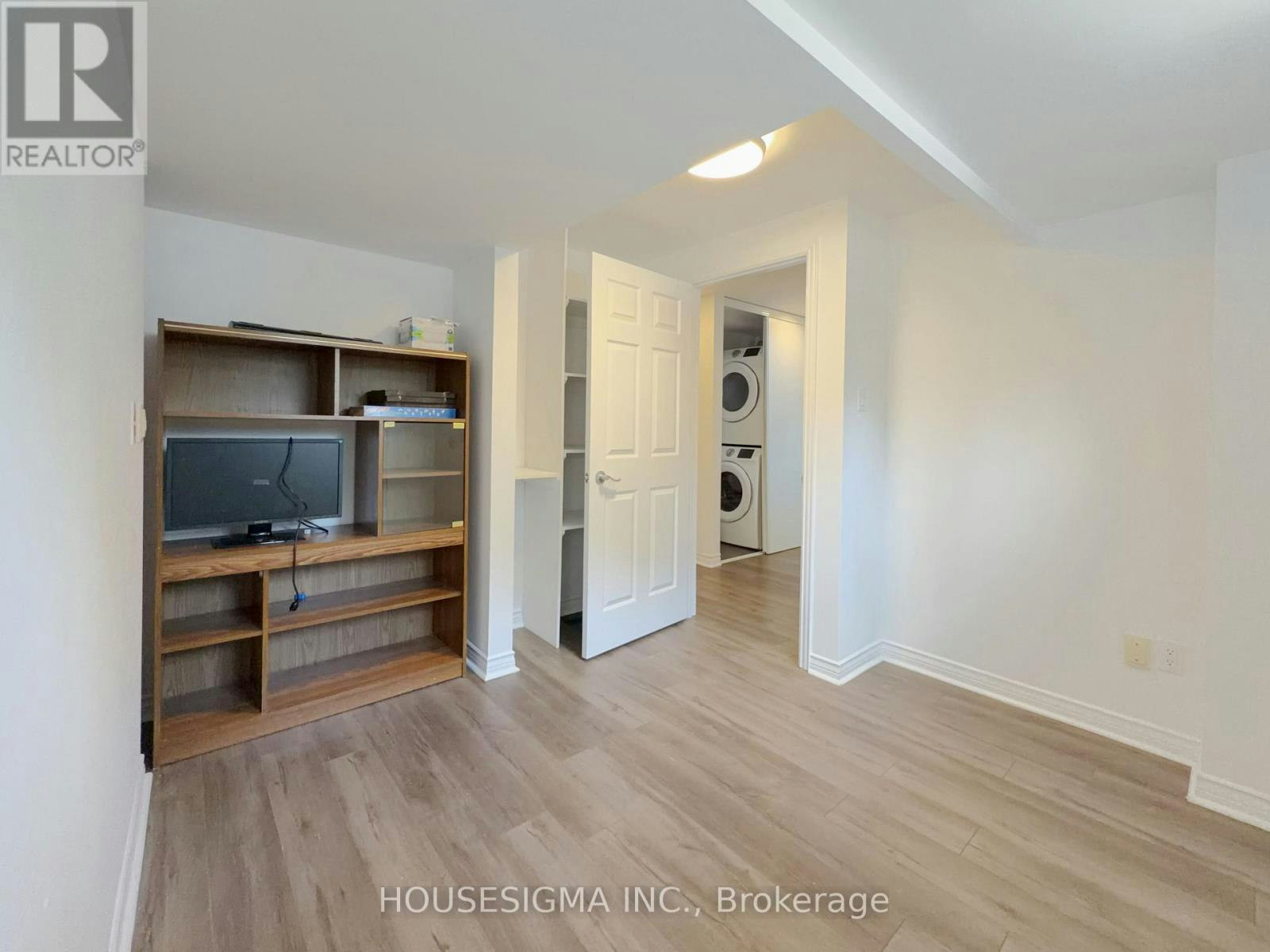 MAIN-116 Cranbrooke Avenue, Toronto, ON, M5M 1M7 - 40