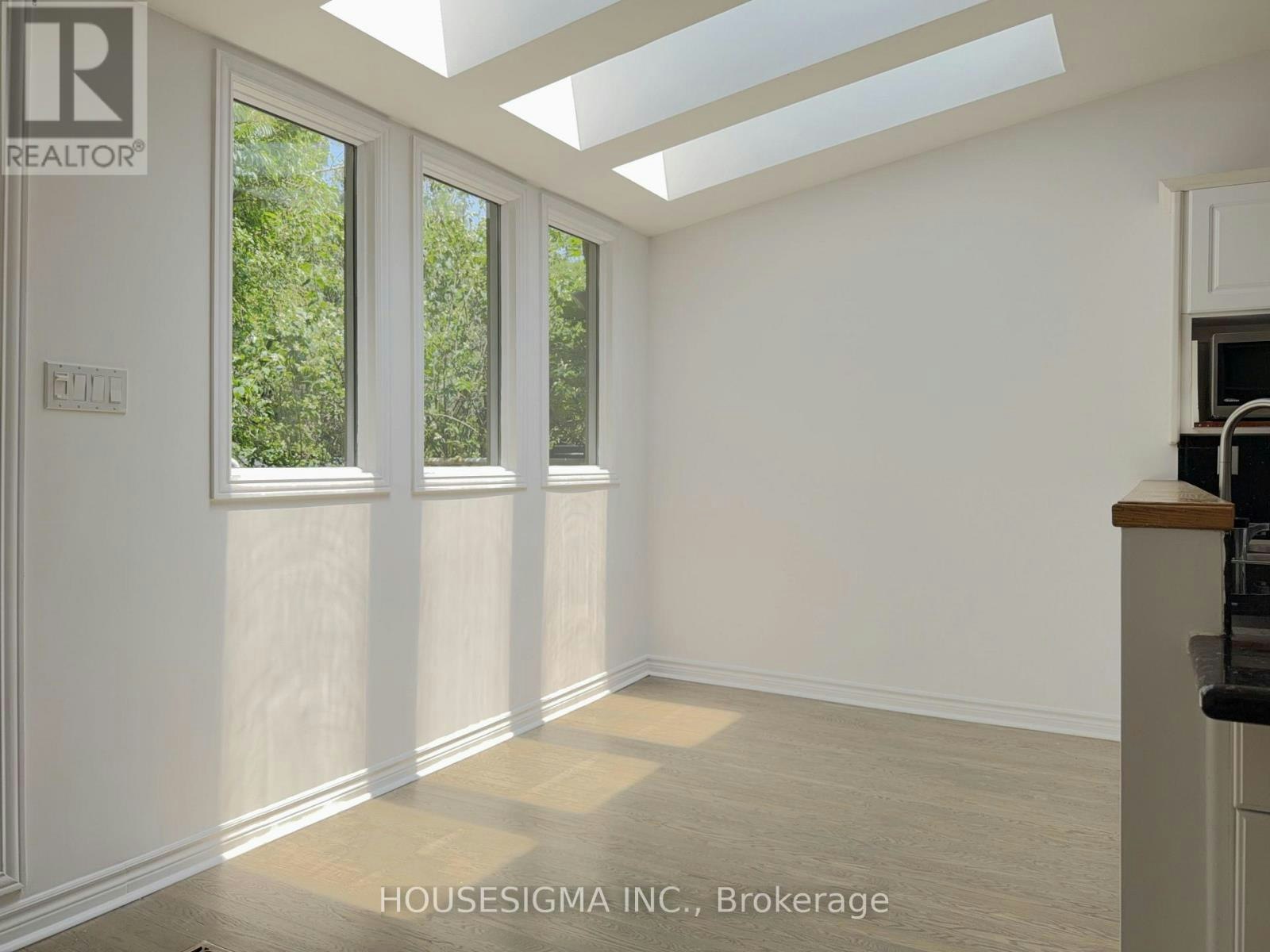 MAIN-116 Cranbrooke Avenue, Toronto, ON, M5M 1M7 - 16
