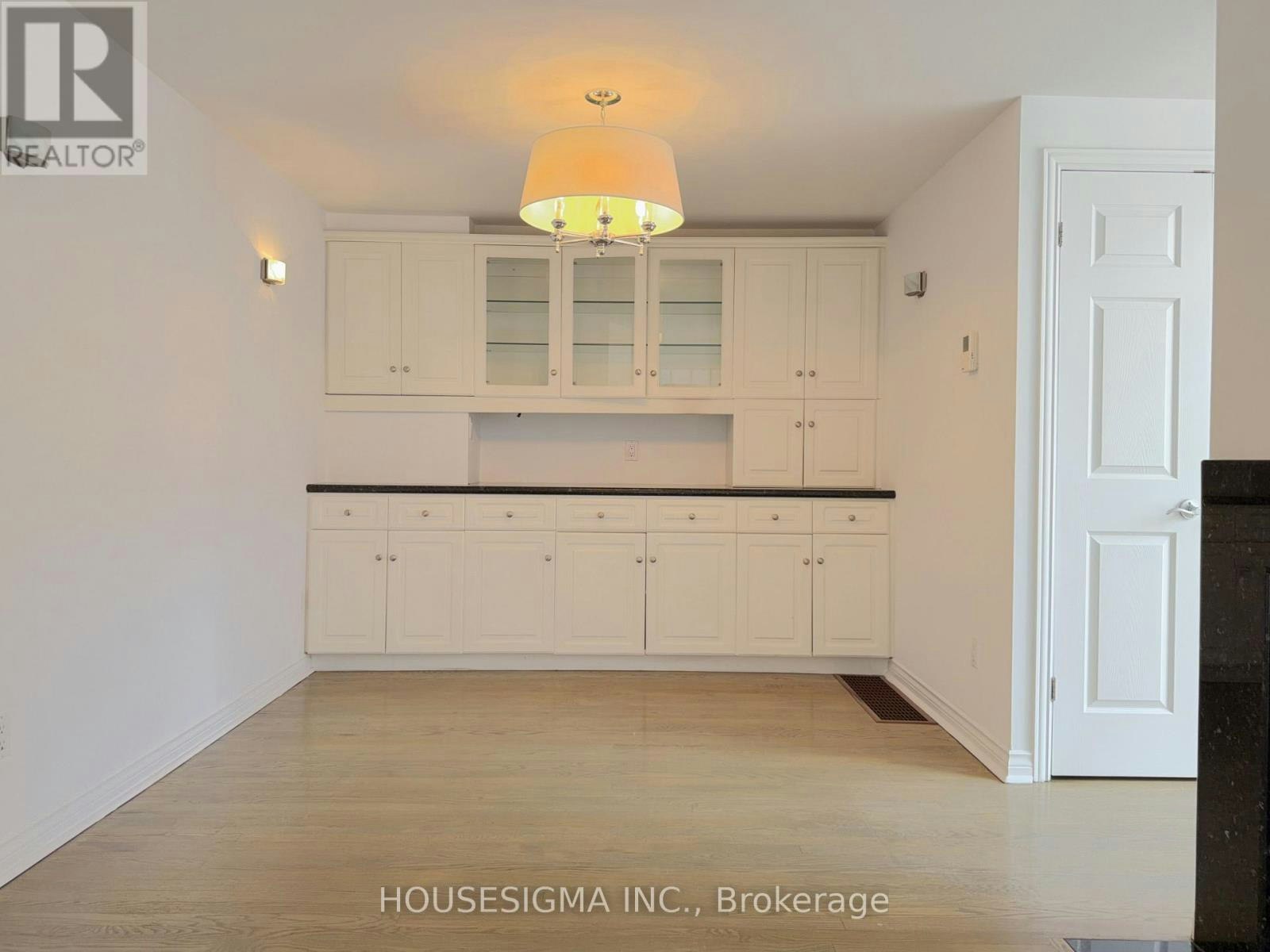 MAIN-116 Cranbrooke Avenue, Toronto, ON, M5M 1M7 - 10