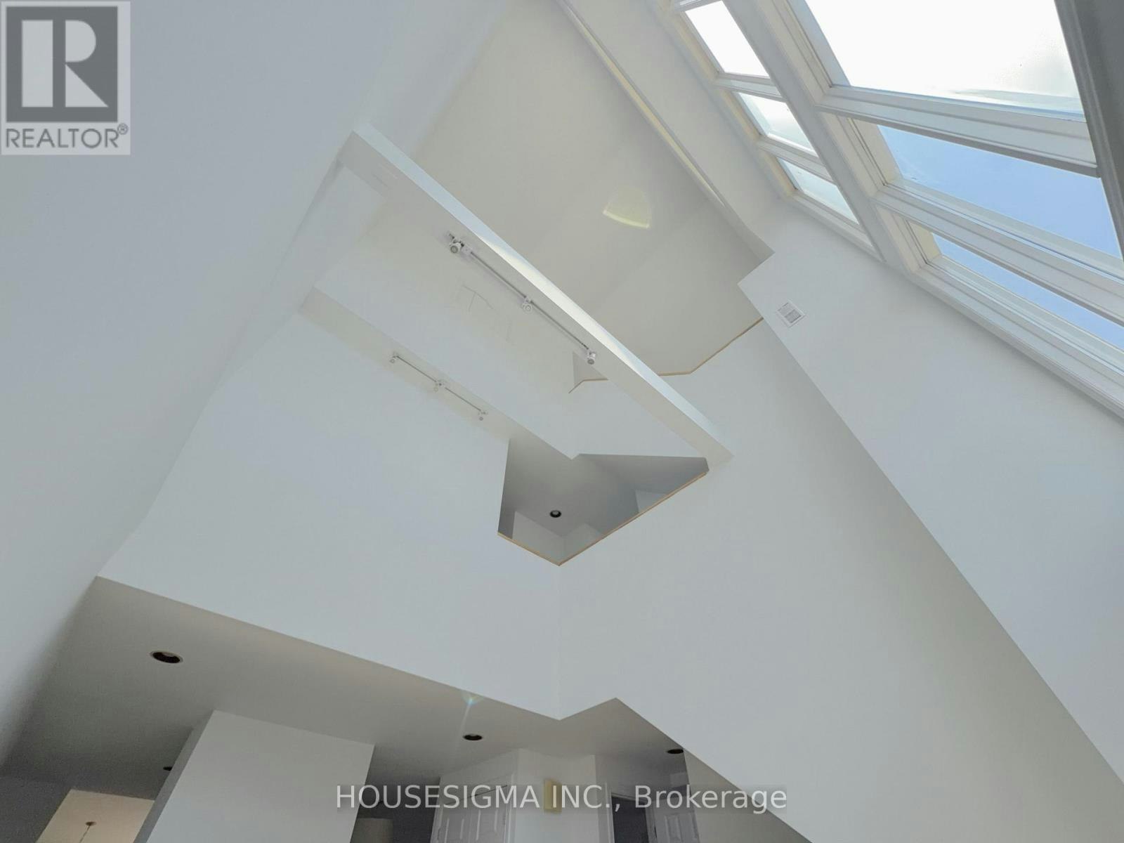MAIN-116 Cranbrooke Avenue, Toronto, ON, M5M 1M7 - 8