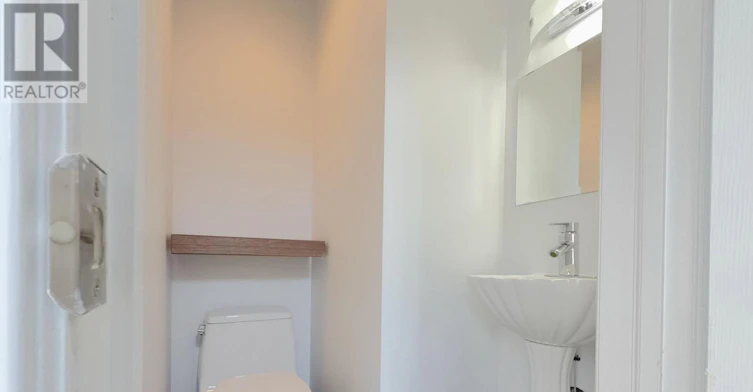 MAIN-116 Cranbrooke Avenue, Toronto, ON, M5M 1M7 - 18