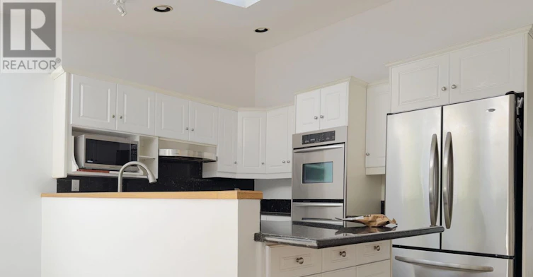 MAIN-116 Cranbrooke Avenue, Toronto, ON, M5M 1M7 - 12