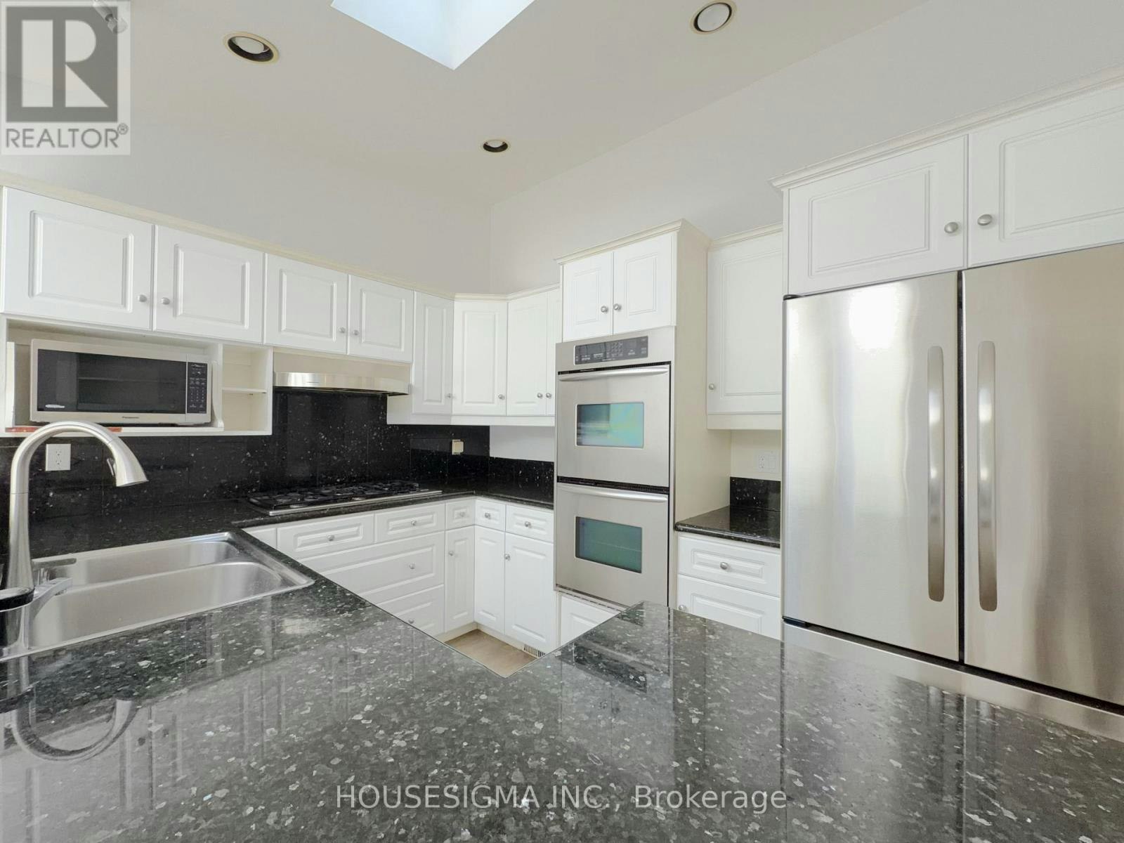 MAIN-116 Cranbrooke Avenue, Toronto, ON, M5M 1M7 - 13
