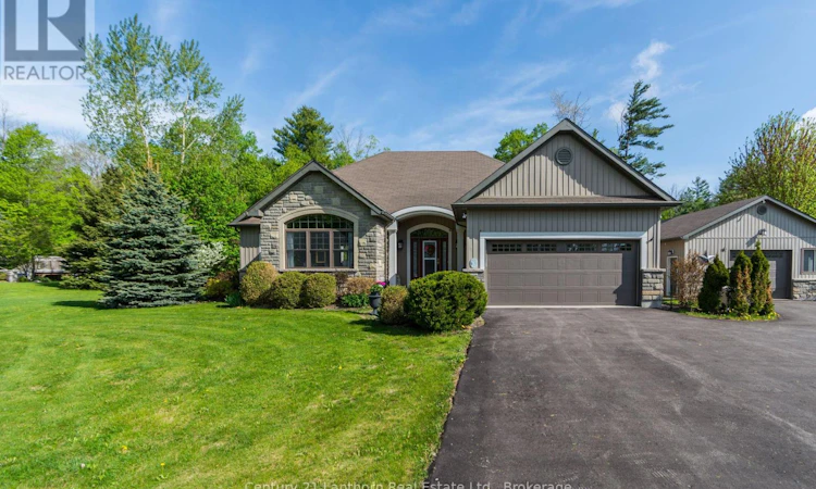8 Grandview Court