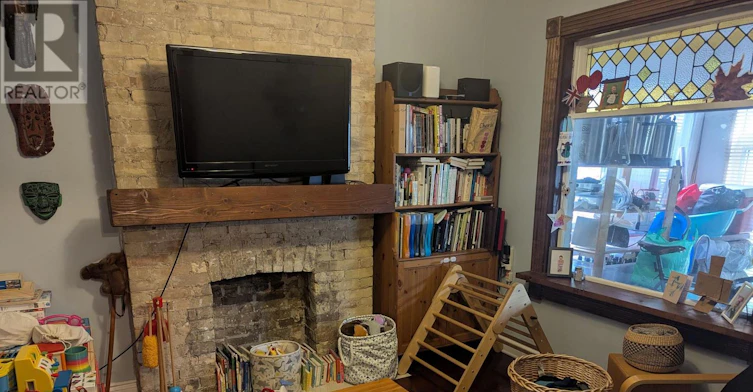 MN&2ND-52 Ashdale Avenue, Toronto, ON, M4L 2Y7 - 2