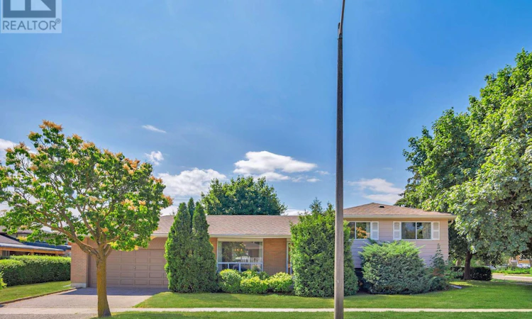 1 Mosswood Lane