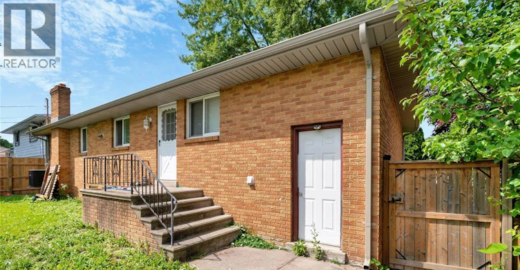 LOWER-3966 Byng, Windsor, ON, N8W 3J6 - 3