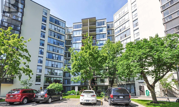 305-23 Woodlawn Road E