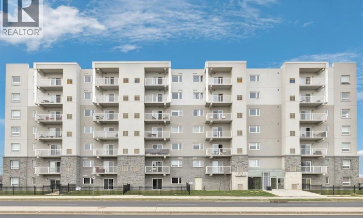 120-1611 Banwell Road