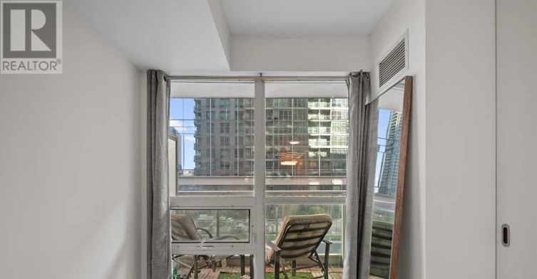 815-18 Yonge Street, Toronto, ON, M5E 1Z8 - 25