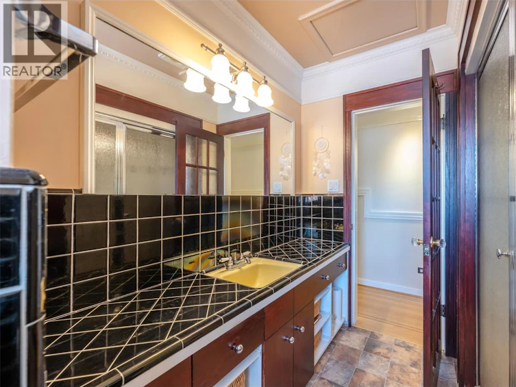 76 Huth Avenue, Penticton, BC, V2A 2Z8 - 19