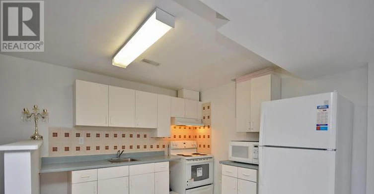 BSMT-5480 Whitehorn Avenue, Mississauga, ON, L5V 1V5 - 4