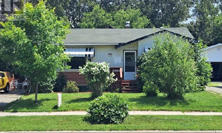 1282 Lansing