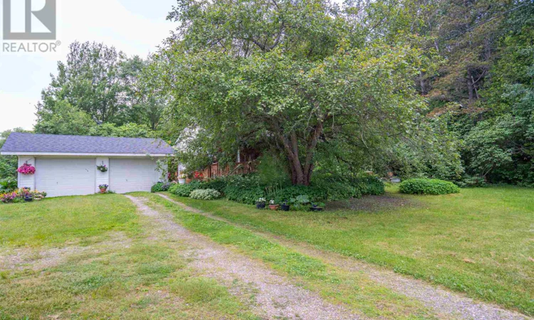 385 Lake George Road E