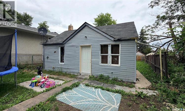 310 6th Street E