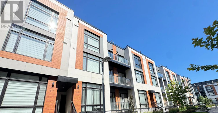 914-2 Steckley House Lane, Richmond Hill, ON, L4S 1M4