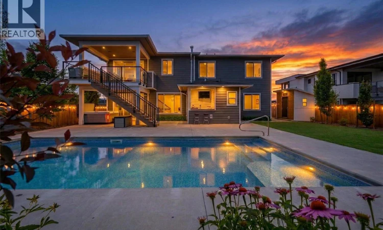 631 Mt Ida Crescent