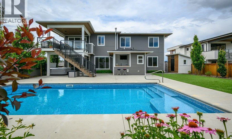 631 Mt Ida Crescent