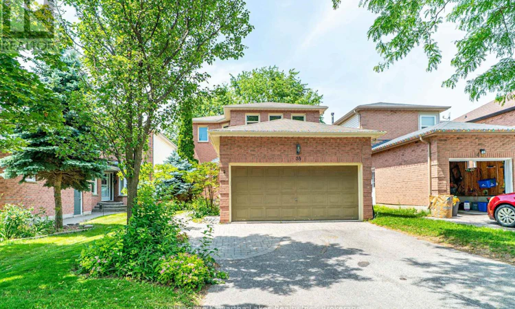 38 Lipton Crescent