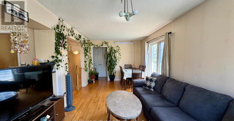 51 Mendelssohn Street, Toronto, ON, M1L 0B8 - 5