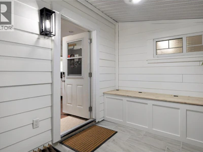 2100 32 Avenue - 4
