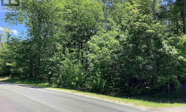 LOT-402 Desroches Trail