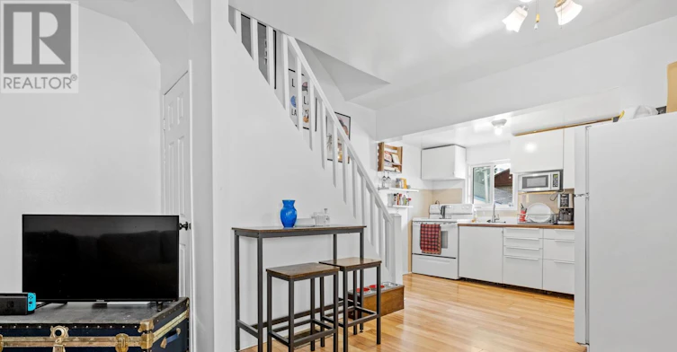 B - 53-1/2 Champagne Avenue, Ottawa, ON, K1S 4P1 - 7