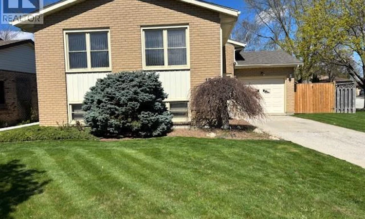 15 Monarch Drive