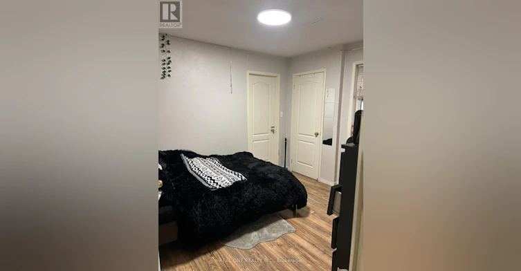 SECOND Floor Rooms 18 Troyer Avenue, Toronto, ON, M3J 3S6 - 9